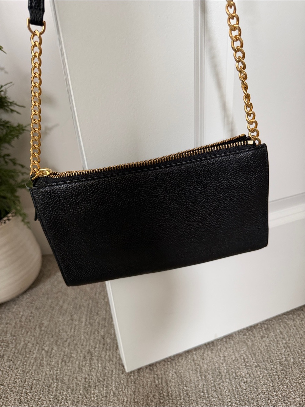 Tory Burch Black Leather Wristlet with Gold Hardware - Picture 4 of 5